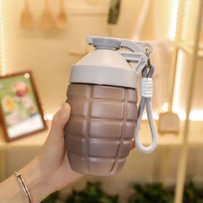 Shaker proteine avec fermeture sécurisée à vis
