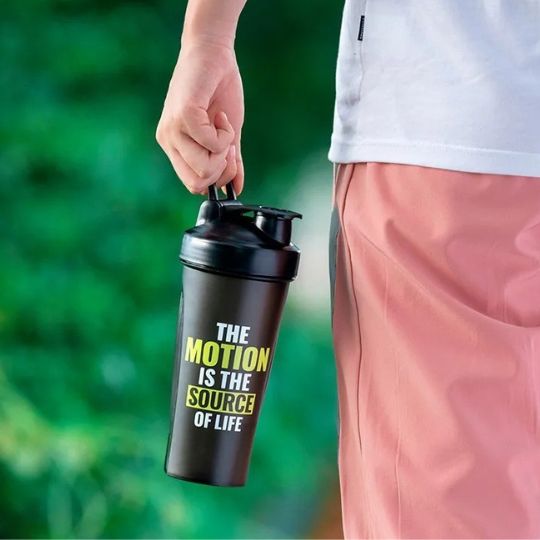 Shaker sport compact pour un transport aisé