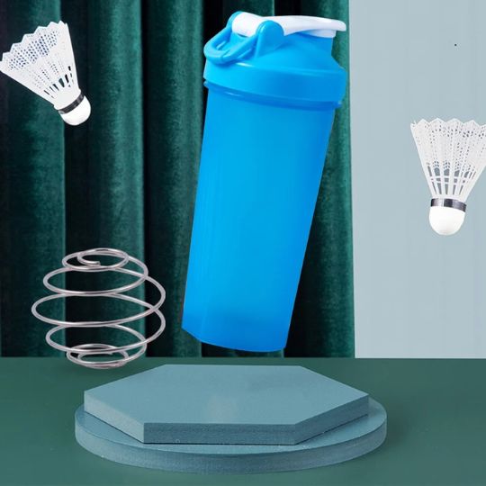 Shaker sport conçu pour mélanger efficacement les suppléments