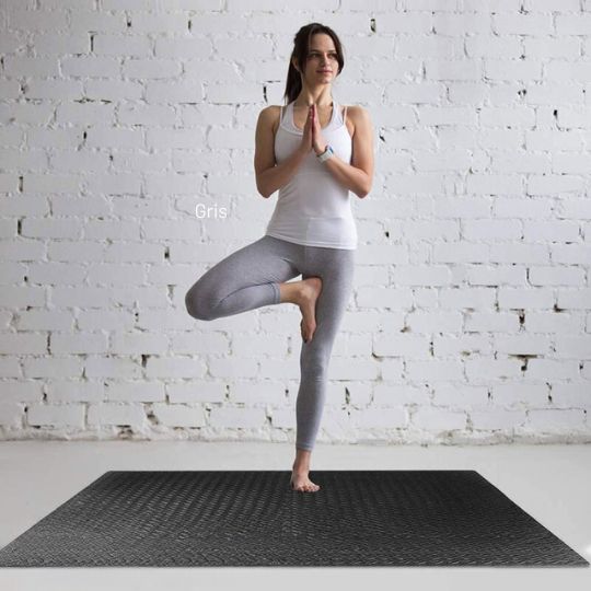 tapis-pour-le-yoga-gris